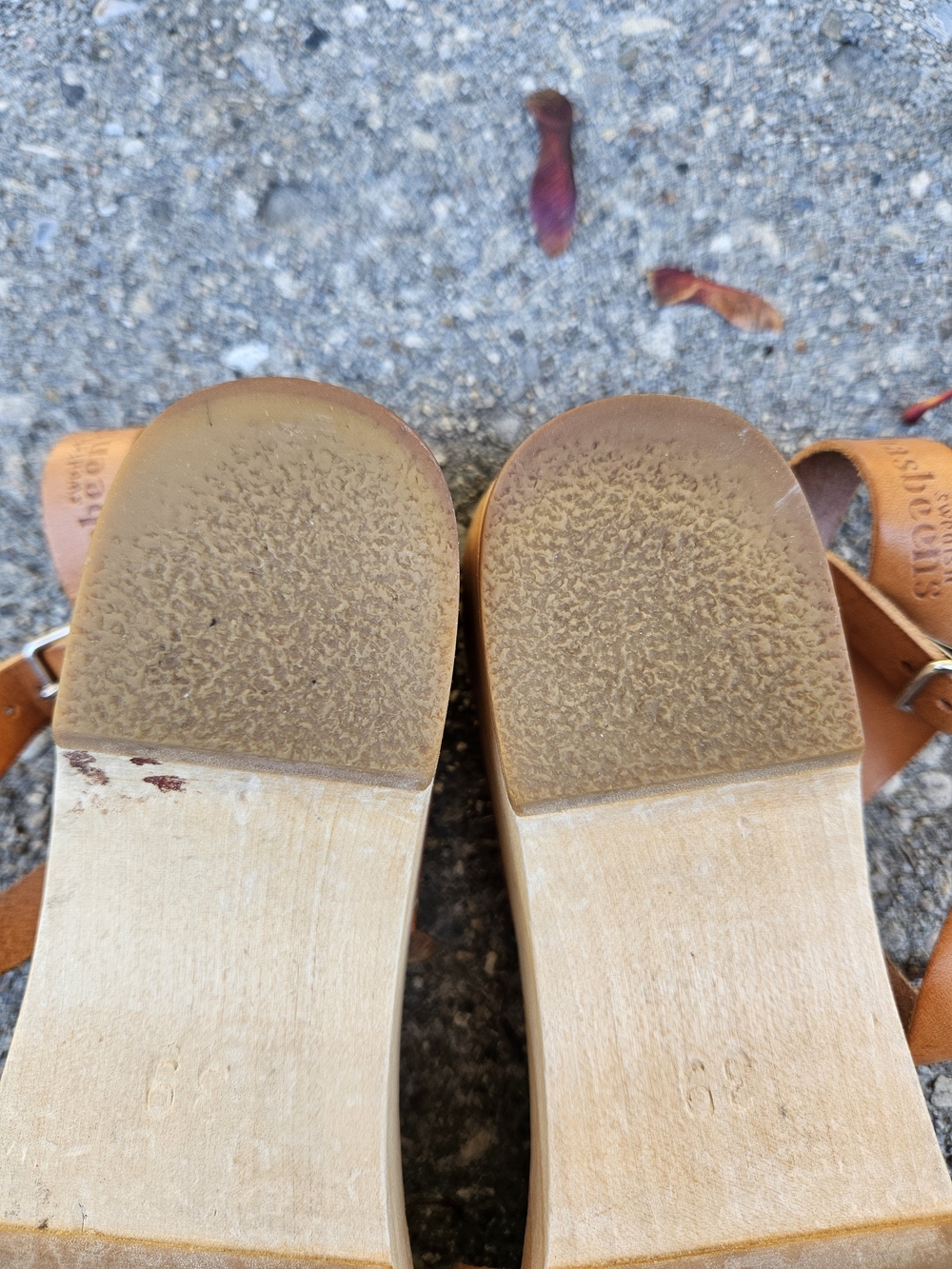 Toffel Swedish Hasbeens Tan Woven Leather Clog Sandals - Picture 3 of 12